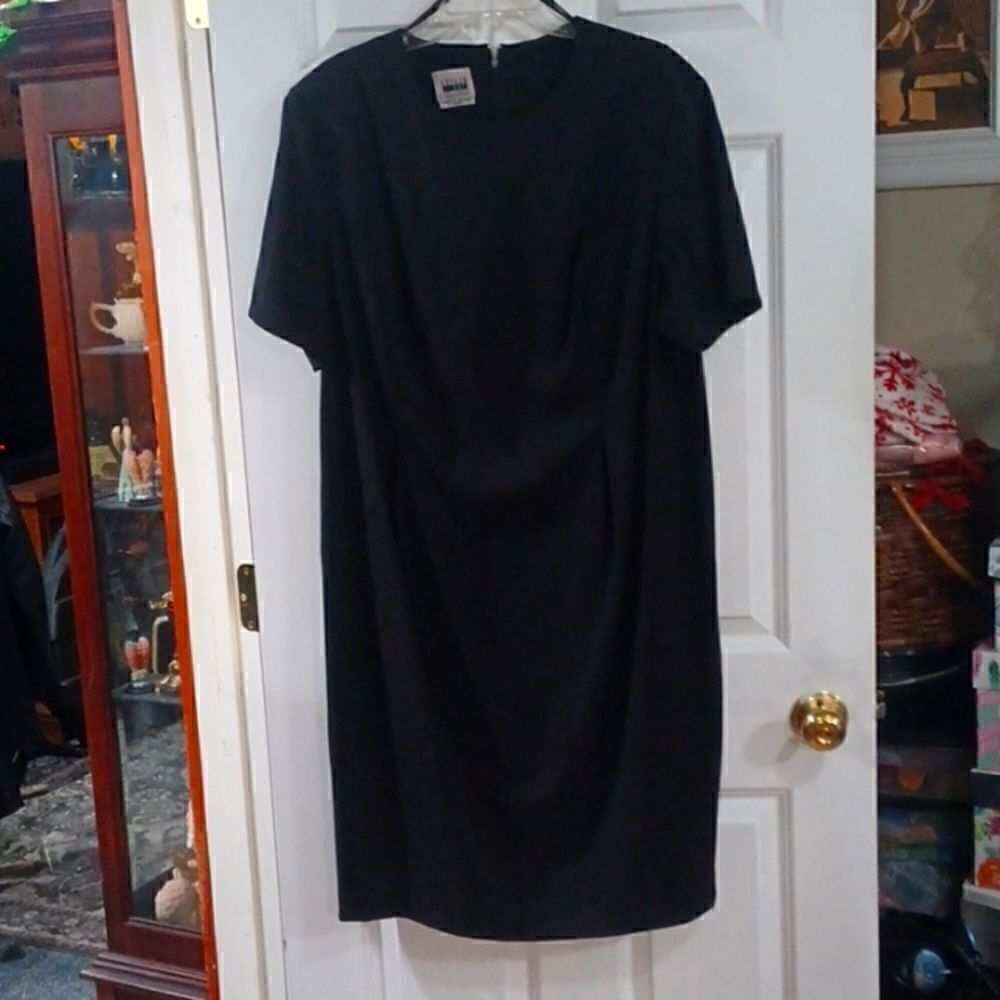 Leslie Fay Black Dress